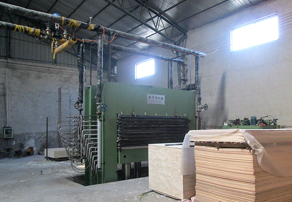 啄木鳥木業(yè) 生產(chǎn) 高質(zhì)量刨花板貼面